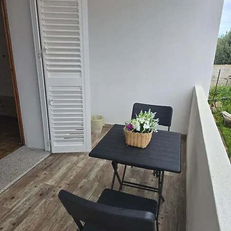 Πανσιόν Claudia's House 3*